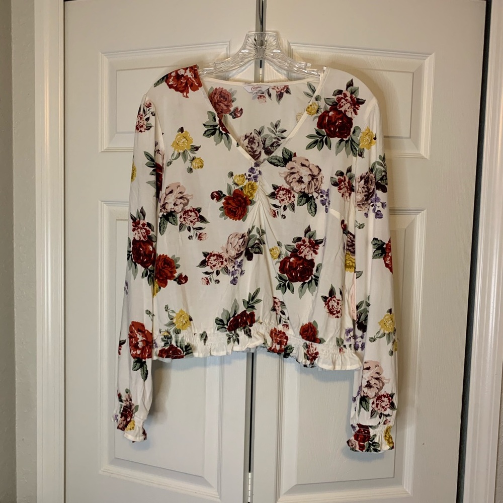 Long sleeve floral crop top